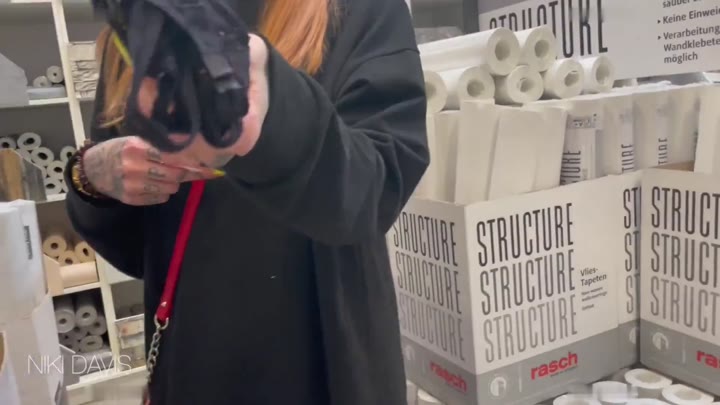 Lia-Roux – Mit Plug hält es Frau auch im Baumarkt aus