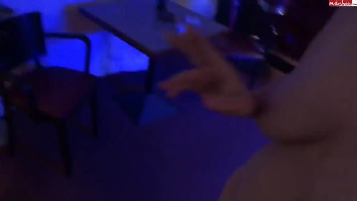 naturalchris – Schüchterner Teeny im Swingerclub