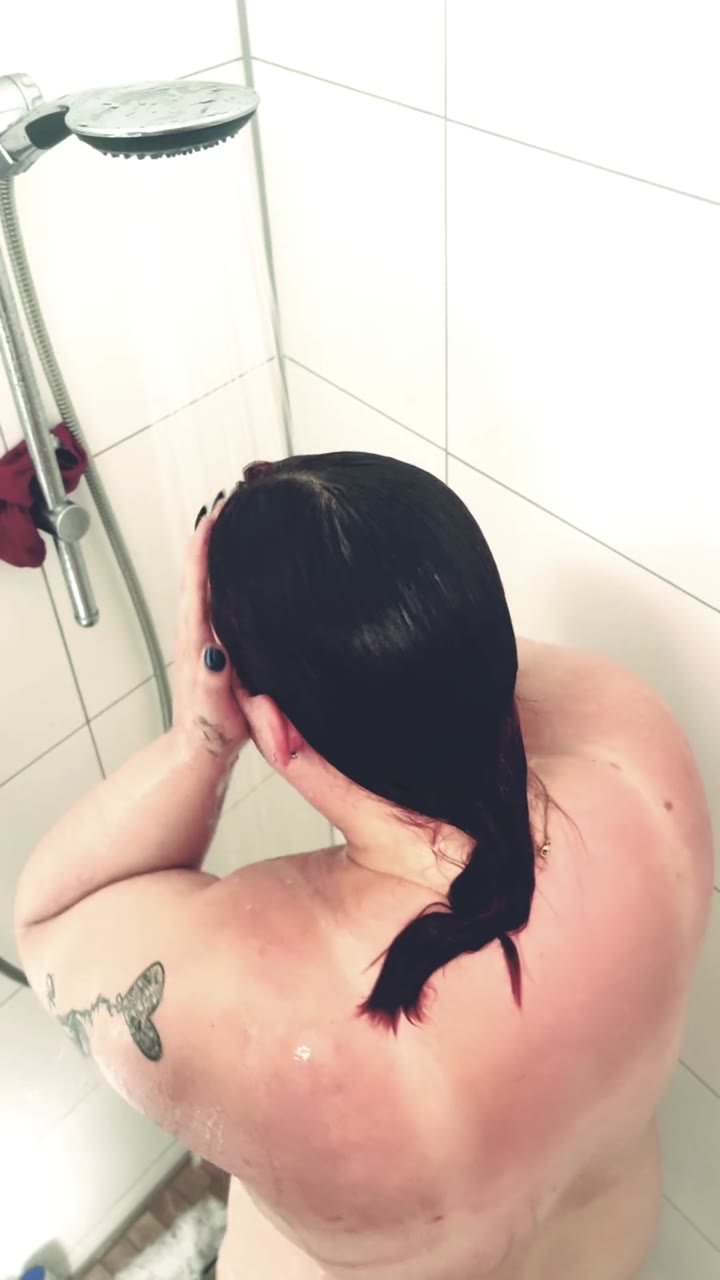 SensualChubby – Eine Schöne Dusche