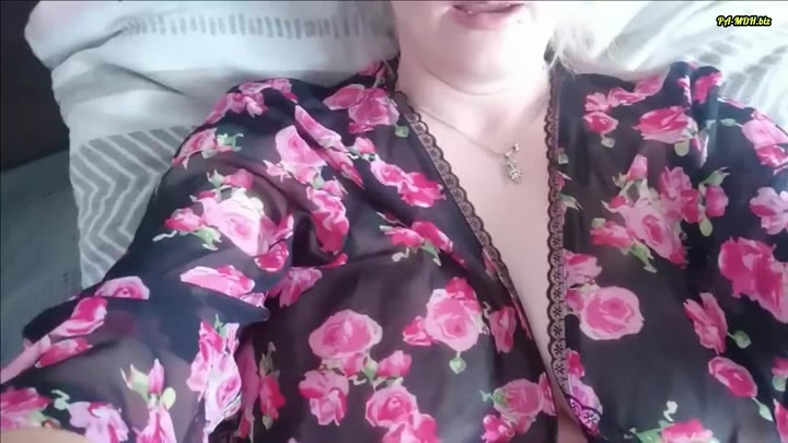 Alex-Blond – Geht das zu weit – Ich komme vor laufender Kamera