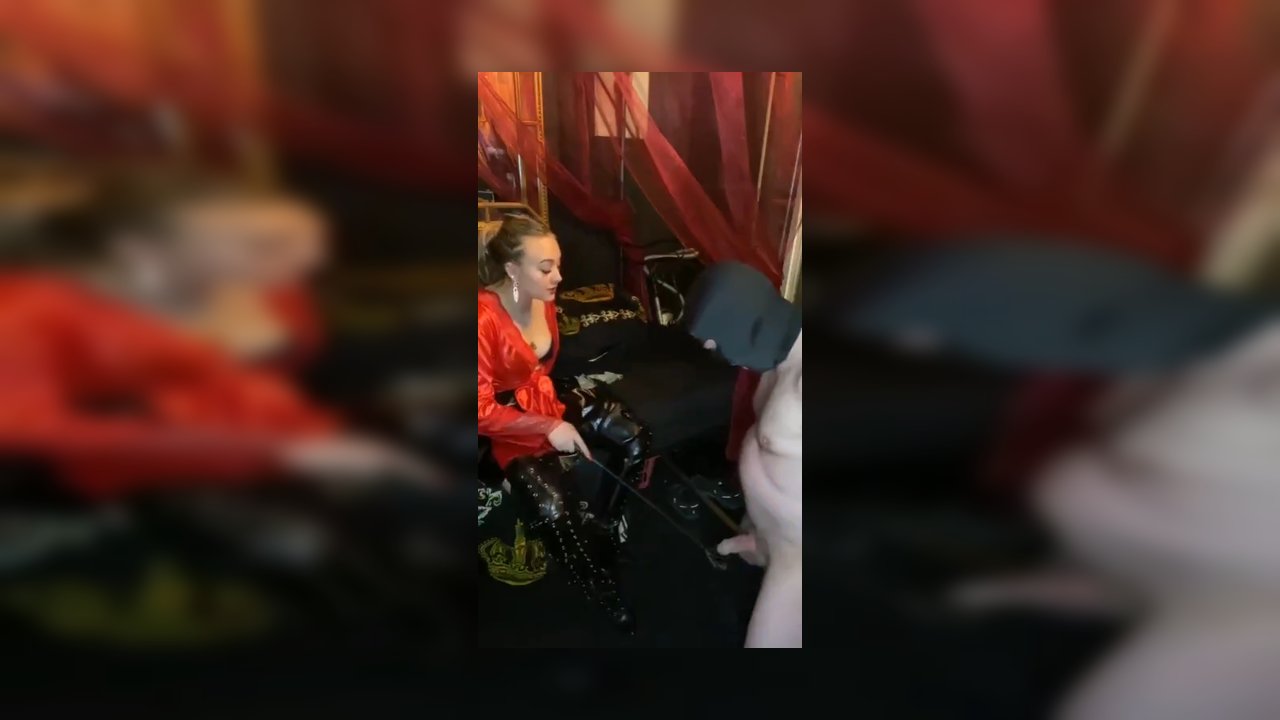 BeverlyAthaliavip – Notgeiler Sklave spritzt auf Stiefel