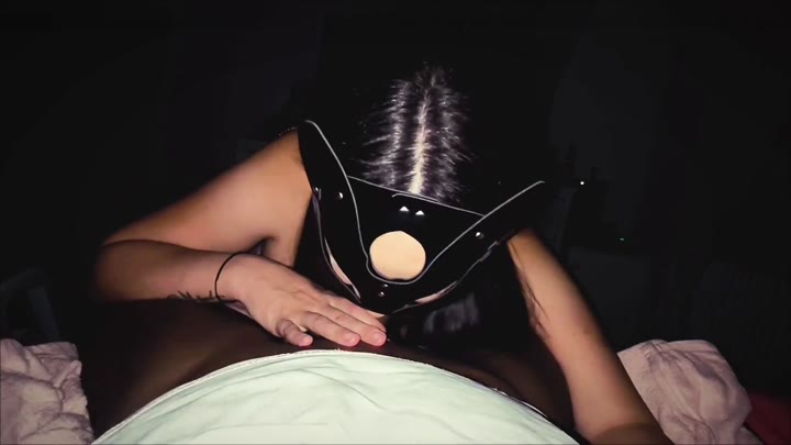 CurvyJ0909 – Tief in den hals