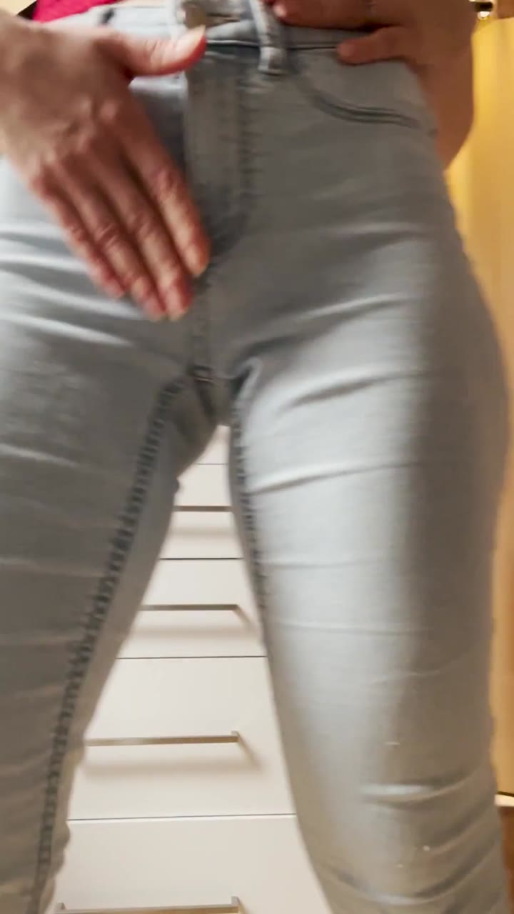 Foxy_Lovers – Selbstgedreht, zierliche blonde, striptease-tanzen in engen jeans