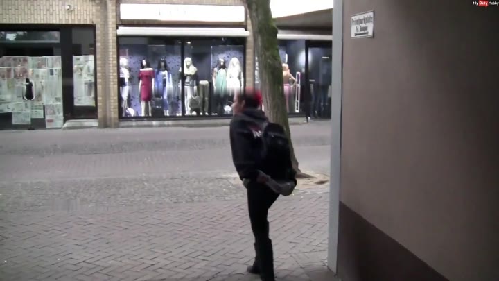 HornyRoxy – PipiLotta CityPiss