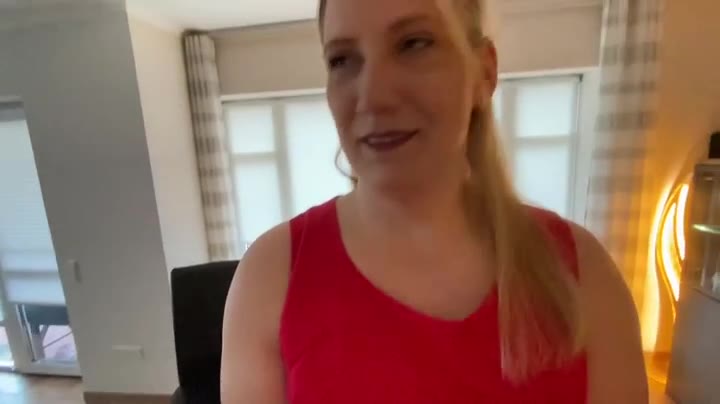 Julia-Winter – Ich will ihn jetzt – Steuerberater spritzt mir seine Sahne in den Hals