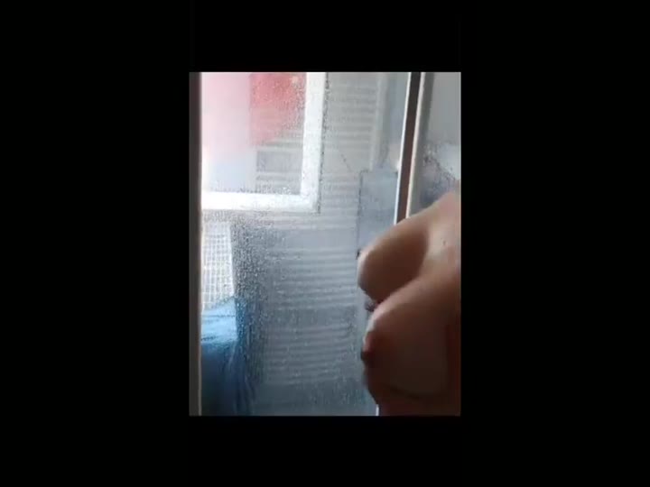 MaryOO – Süße deutsche Studentin duscht allein zu Hause