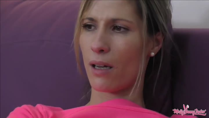 MellyBunndyluder – Devote Melanie bettelt gefickt zu werden