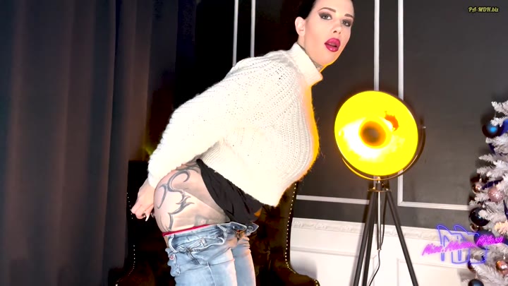 MissAlessaMilano – Analplug in Arsch – Mit Geilen High Heels Und Sexy Jeans