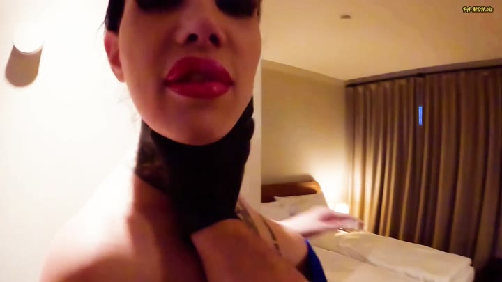 MissAlessaMilano – User im Hotel besucht – Er will mich nur Fingern bis zum Orgasmus