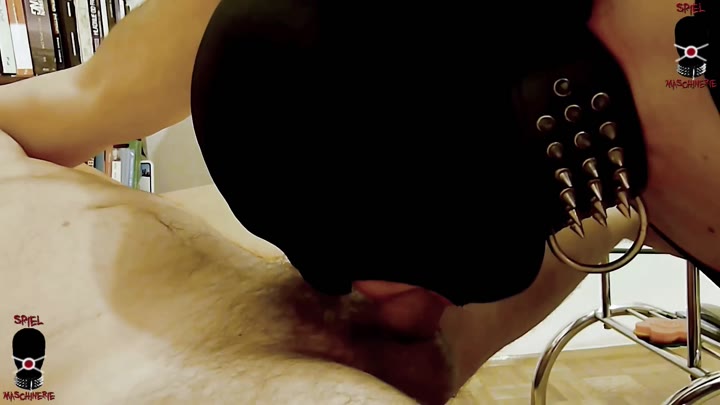 Spiel_maschinerie – Schwanz-Ärmel-hure verzweifelt nach meisters schwanz