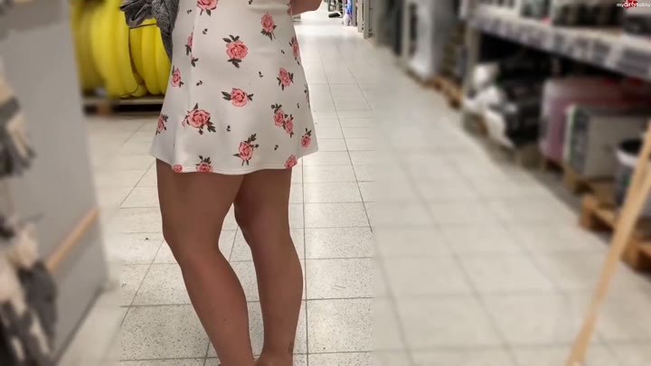 SteffiBlond – Baumarkt sauerei – Was passt besser rein Pinsel oder Zollstock Erstmal Revier markieren