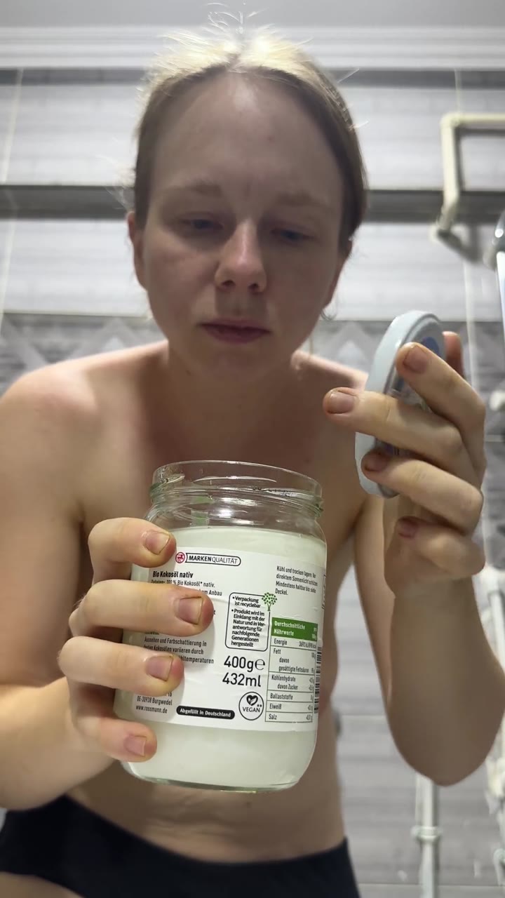 SweetLucy96 – Heiße Titten Eingeölt