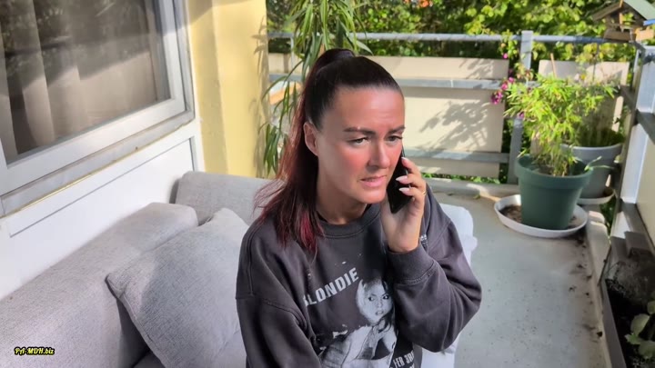 Wet_lana – Ist das verboten – Heimlich auf den Balkon gepinkelt