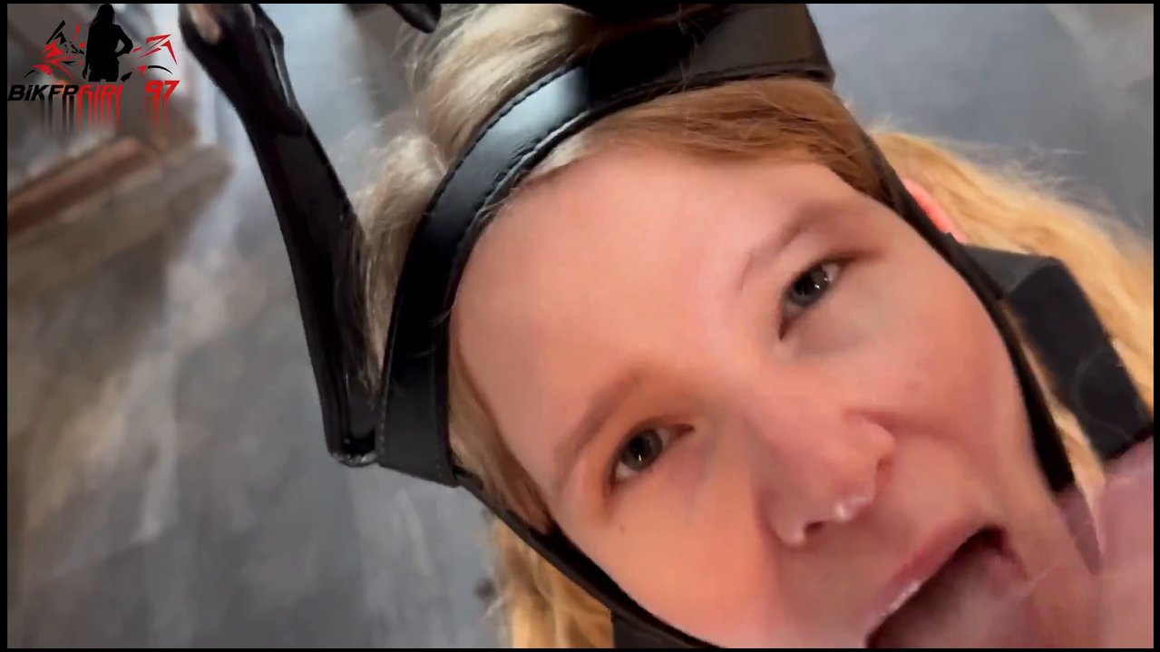 Bikergirl 97 – Extrem – Teen Sklavin benutzt fixiert ins maul gespritzt