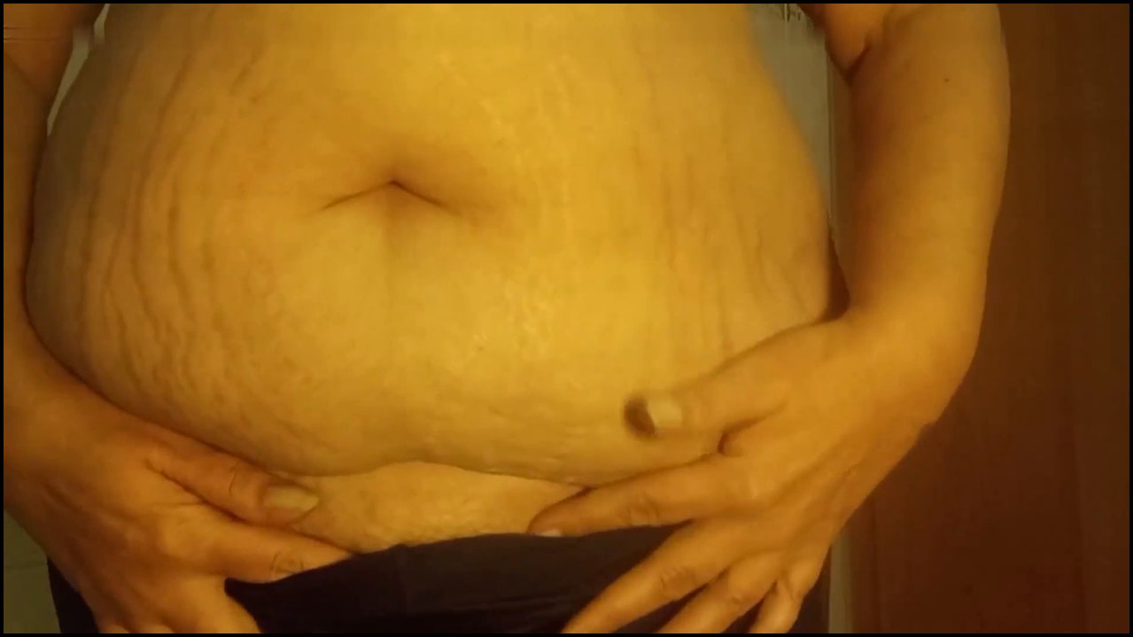 Eva Pur – Stiefmutter-Style – Mein natürlicher Hängebauch ganz ohne Filter Real Body Close-Up