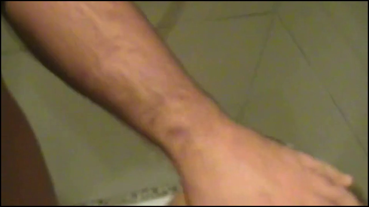 man4you66 – Haarwäsche und Mundspülung mit Pisse