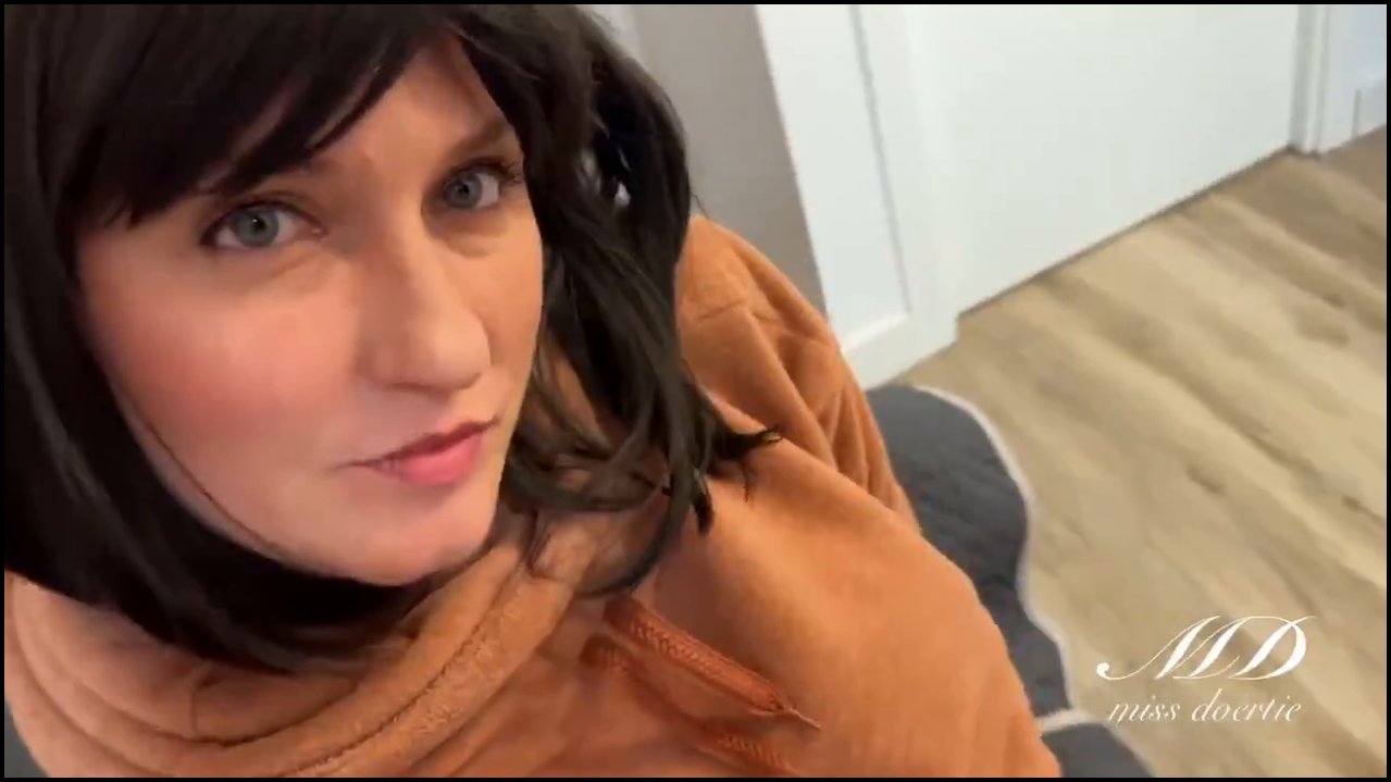 Miss-Doertie – Gamergirl abgefickt und zugesaut – The ultimate Doertie Porn