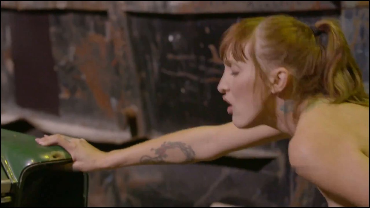 Diether-v-Stein – Rothaarige Mechanikerin Paula Rowe wird von mir in der Garage gefickt