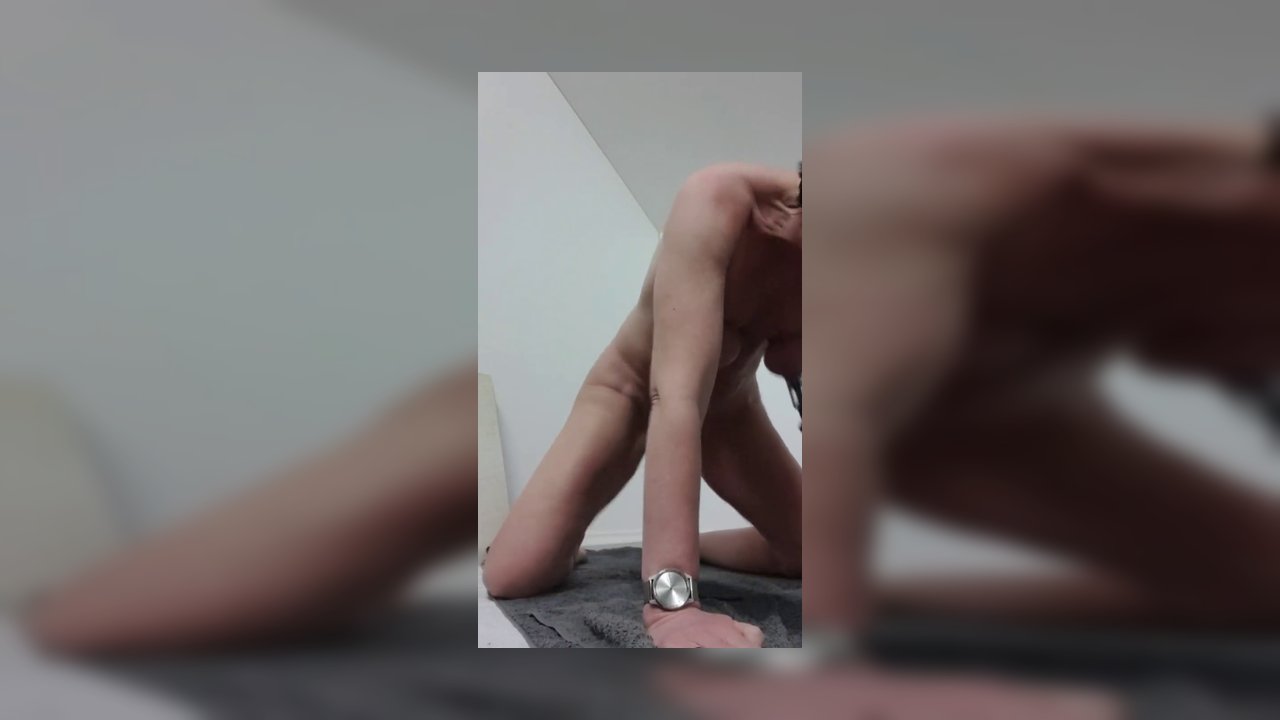 JulieEroticDress – Julie Spritzt