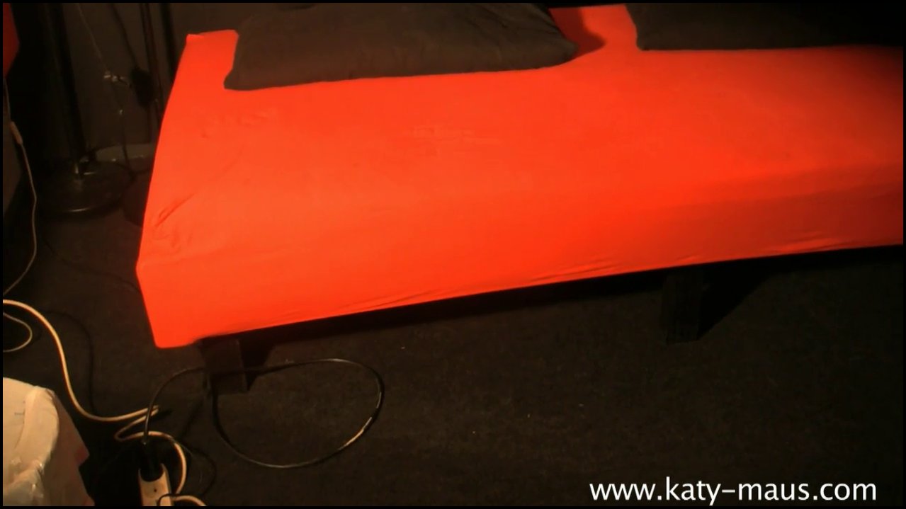 Katy-Maus – Extremer Spermaregen in Berlin Teil 1