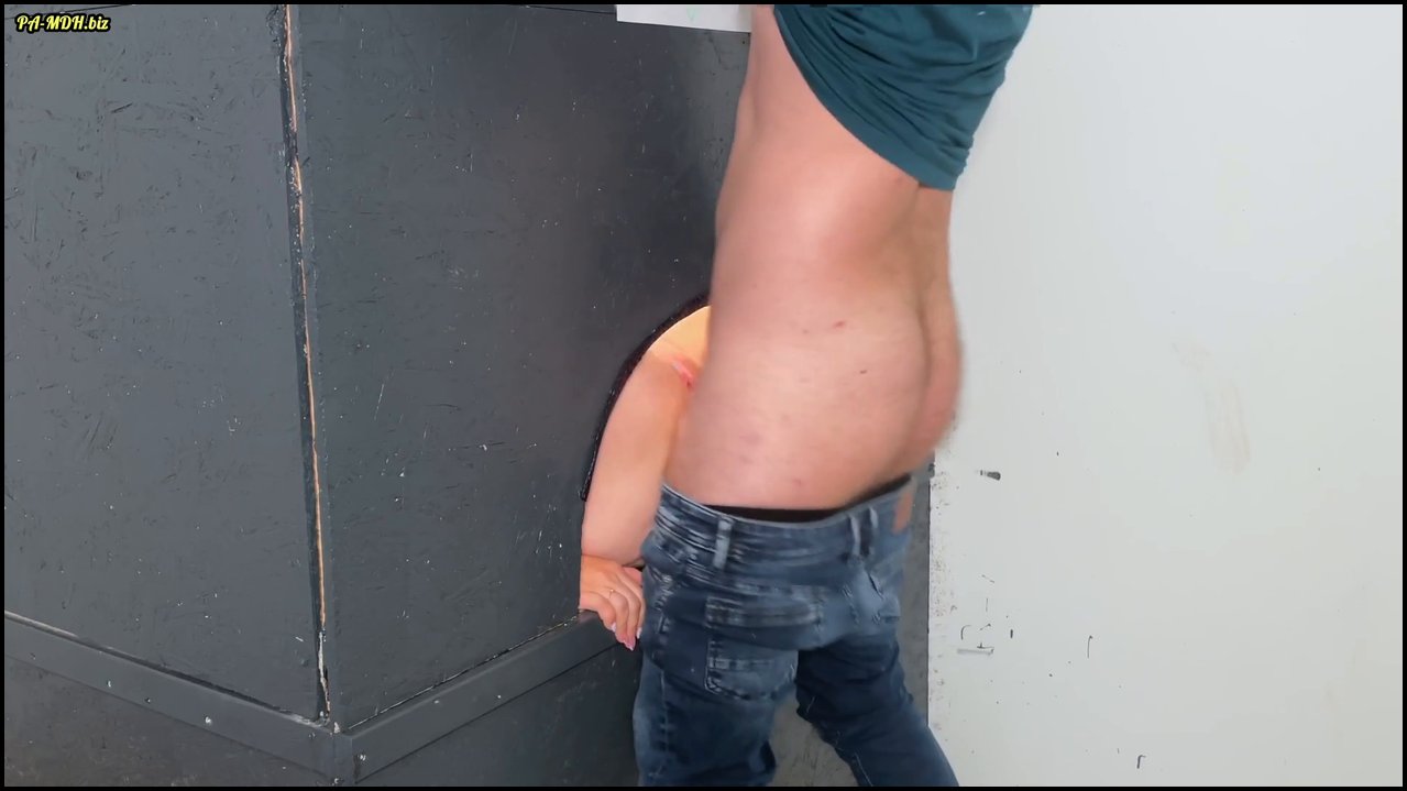 Lina Love – Mega Squirt im Gloryhole – Vom Fremden zum Creampie gefickt