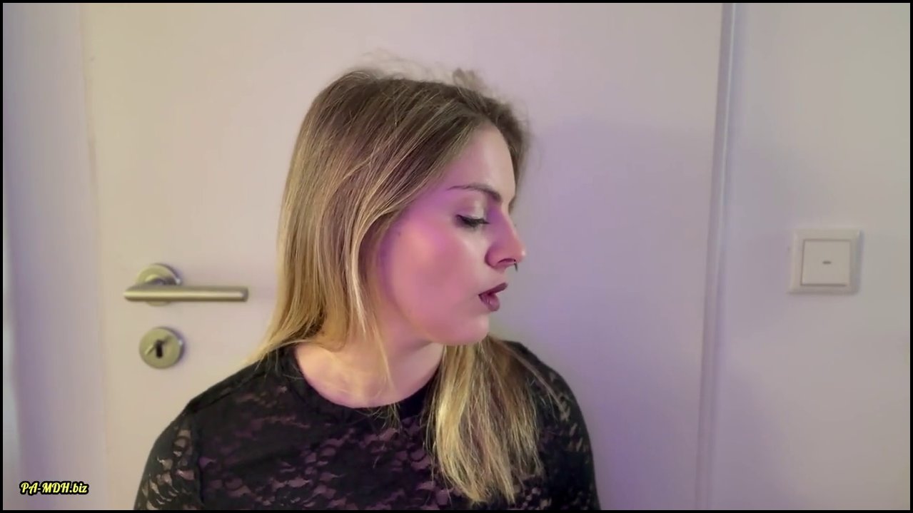 NaughtyNatascha – Sexy Rauchen