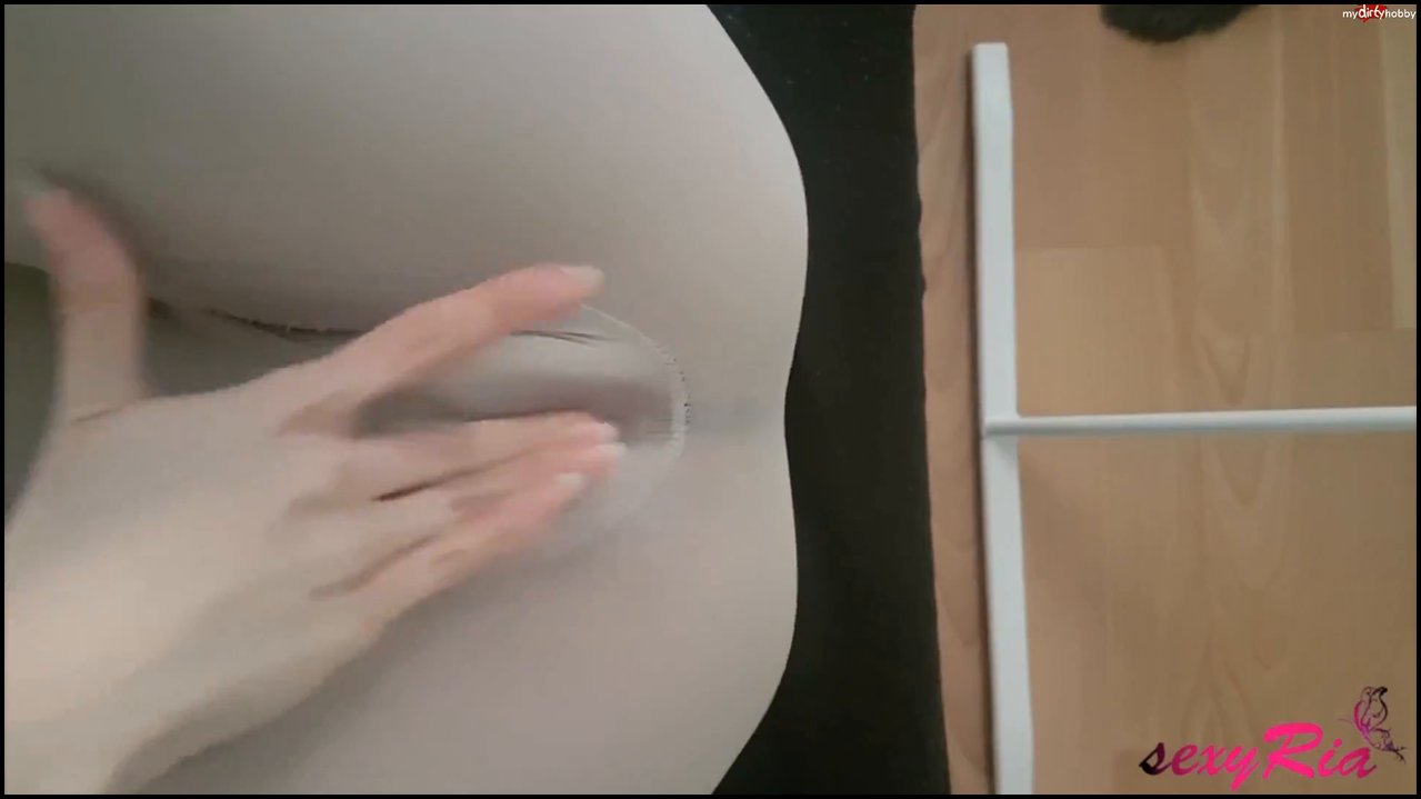 sexyRia – Feuchte Cameltoe Leggings mit mega Orgasmus