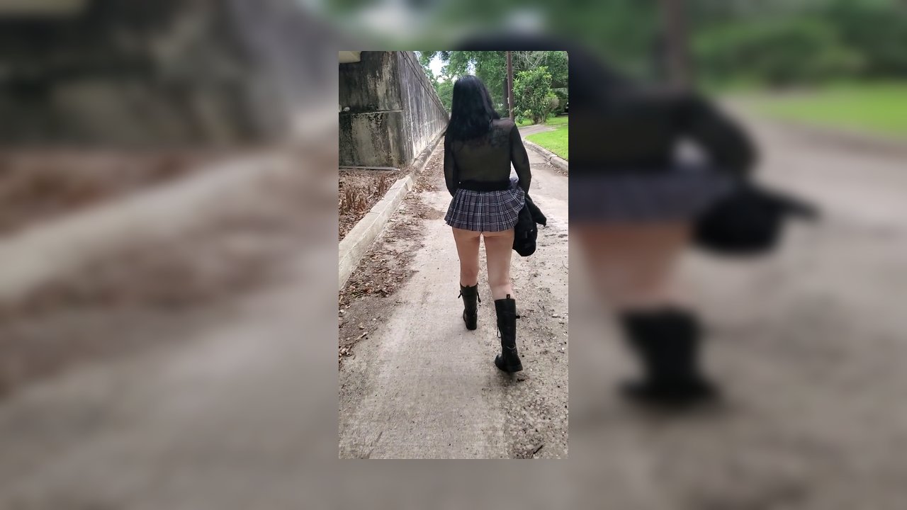 WebOfDesire – Outdoor Spaziergang ohne Höschen