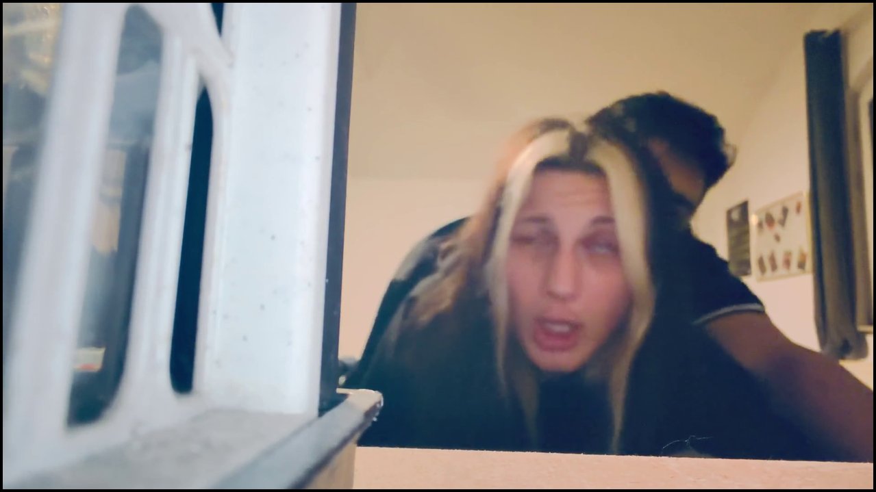 InkByTscheii – Bitte Bitte Gib’s Mir Von Hinten