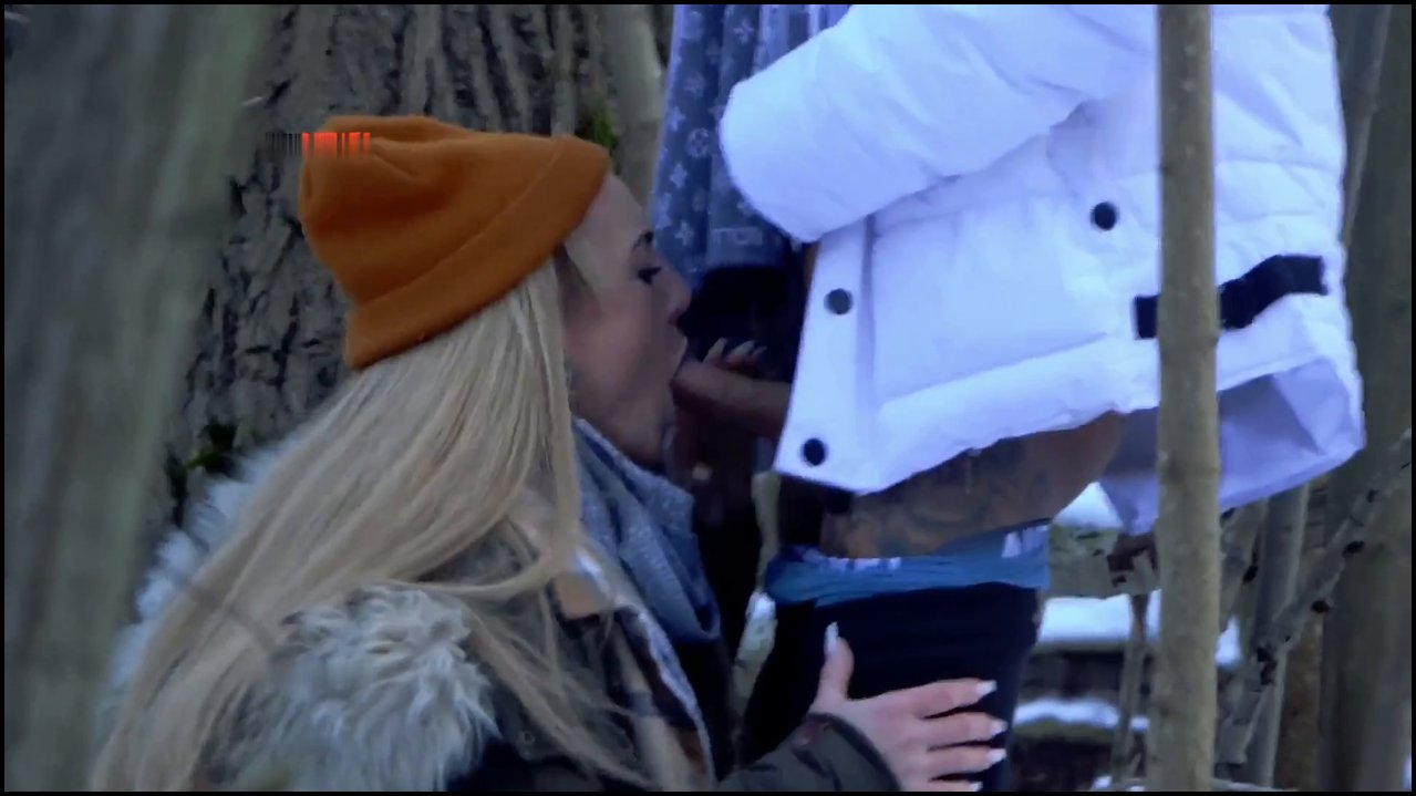 KikiVega – Outdoor Fick