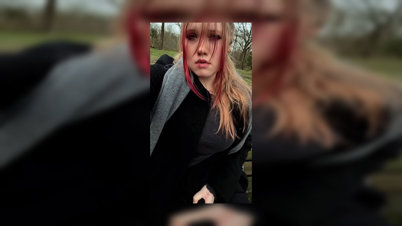 Lucia Valeria – BBW Schätzchen schlendert und masturbiert draußen