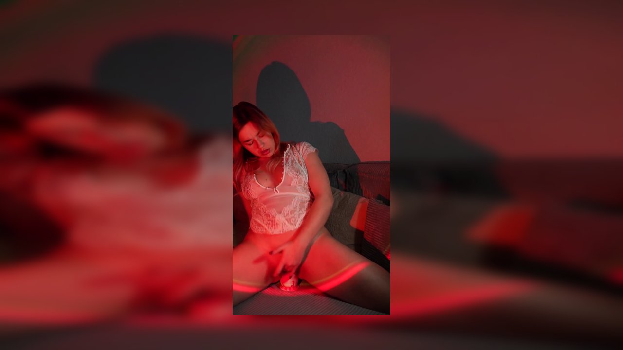 LucyxxxLou – Ficke meinen OKTOPUSSY Dildo