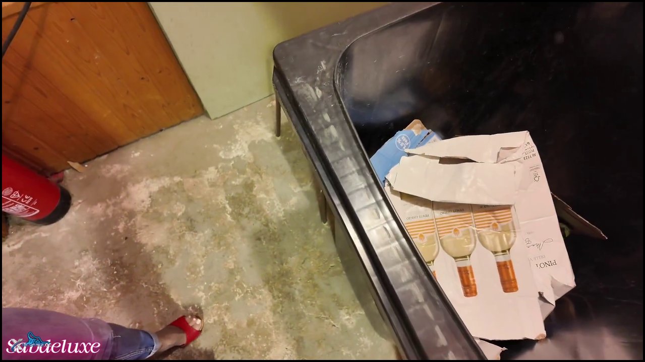 Sabdeluxe – 169 Cardboard Crush Kiara