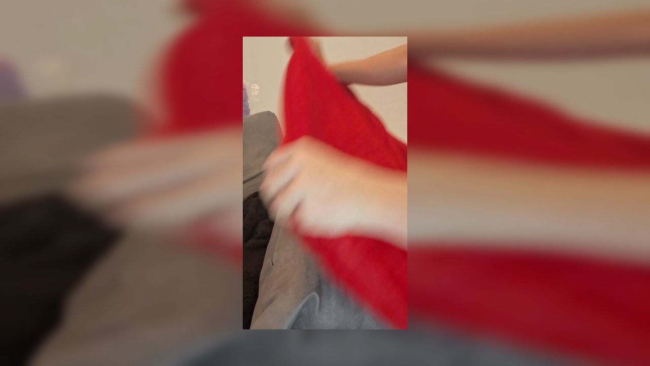 Swissapple – Solo spiel mit der Kuscheldecke