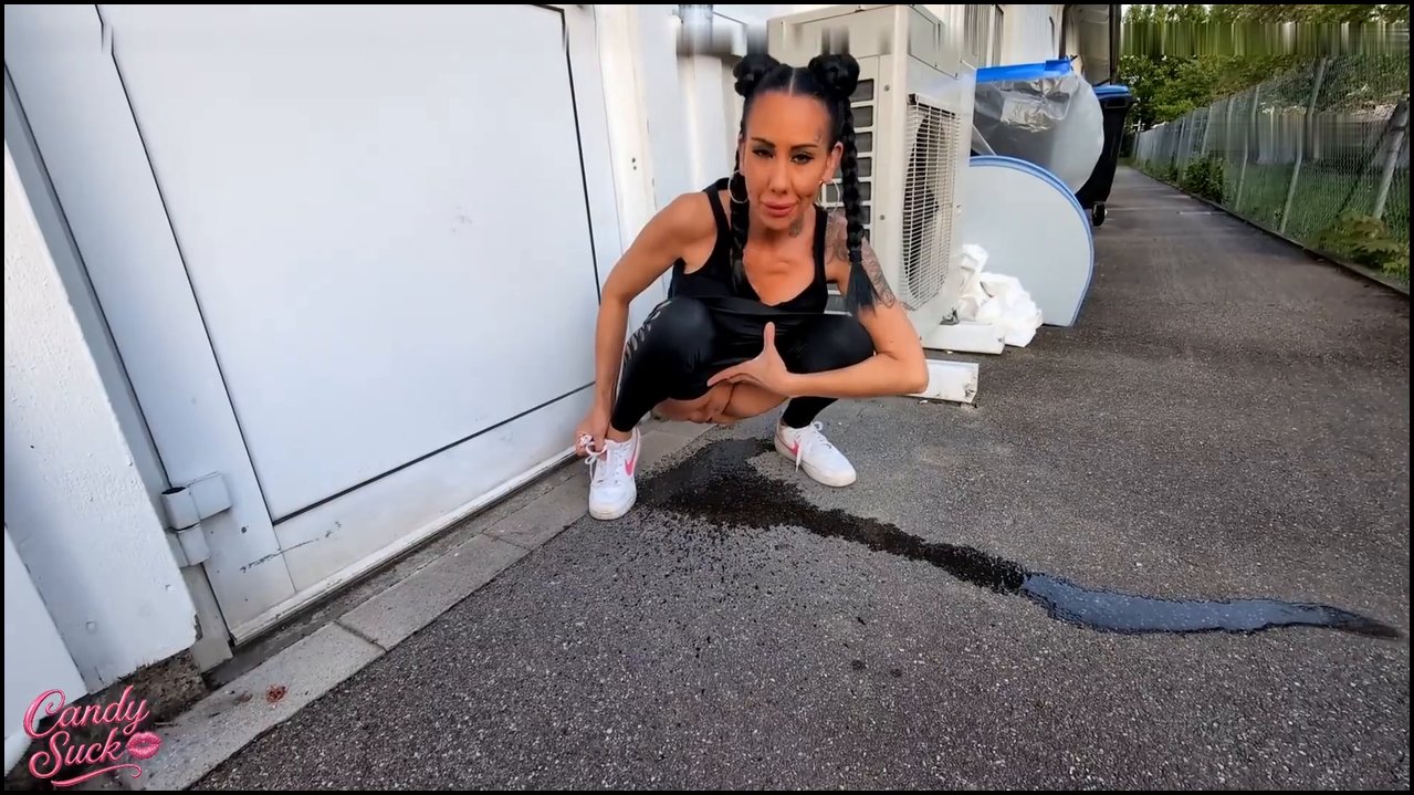 Candy Suck – Die Piss-Krise unterwegs, ein spontaner Moment der Erleichterung