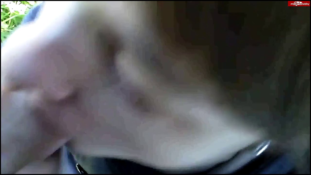 hot-shy-teen – Double Blowjob auf der Straße