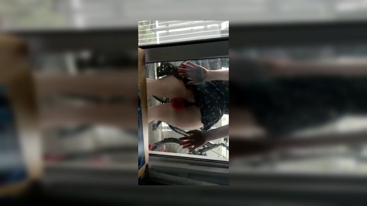 KawaiiiKohai – Schlampe liebt es auf dem Balkon zu masturbieren