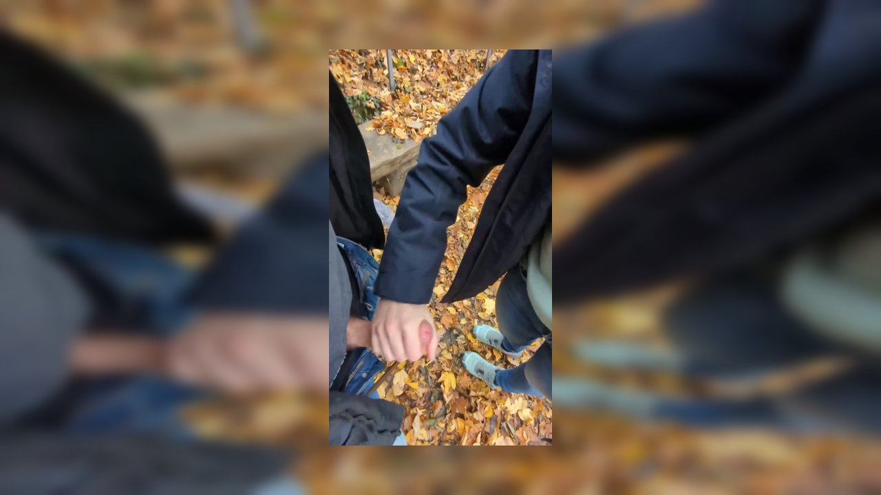 MileyDan69 – Miley Schläge und Handjobbed Dan im Freien zum Abspritzen