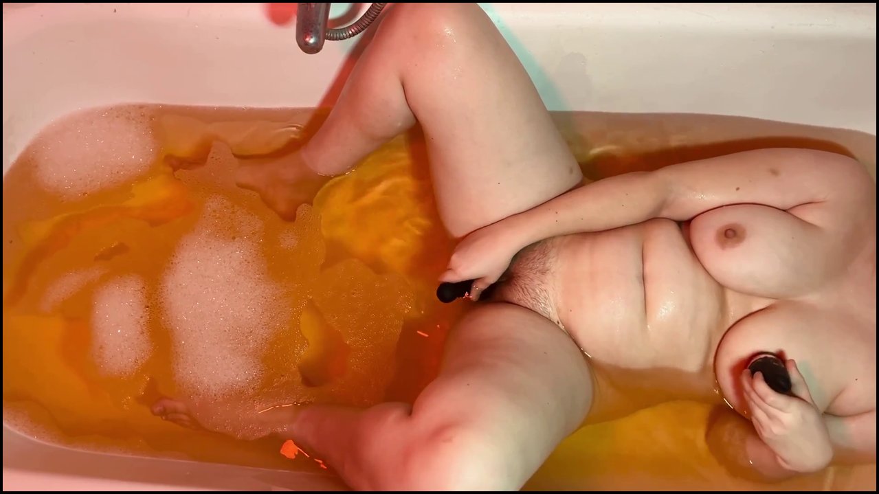 PaulaVelvet – Volles Vergnügen in der Badewanne