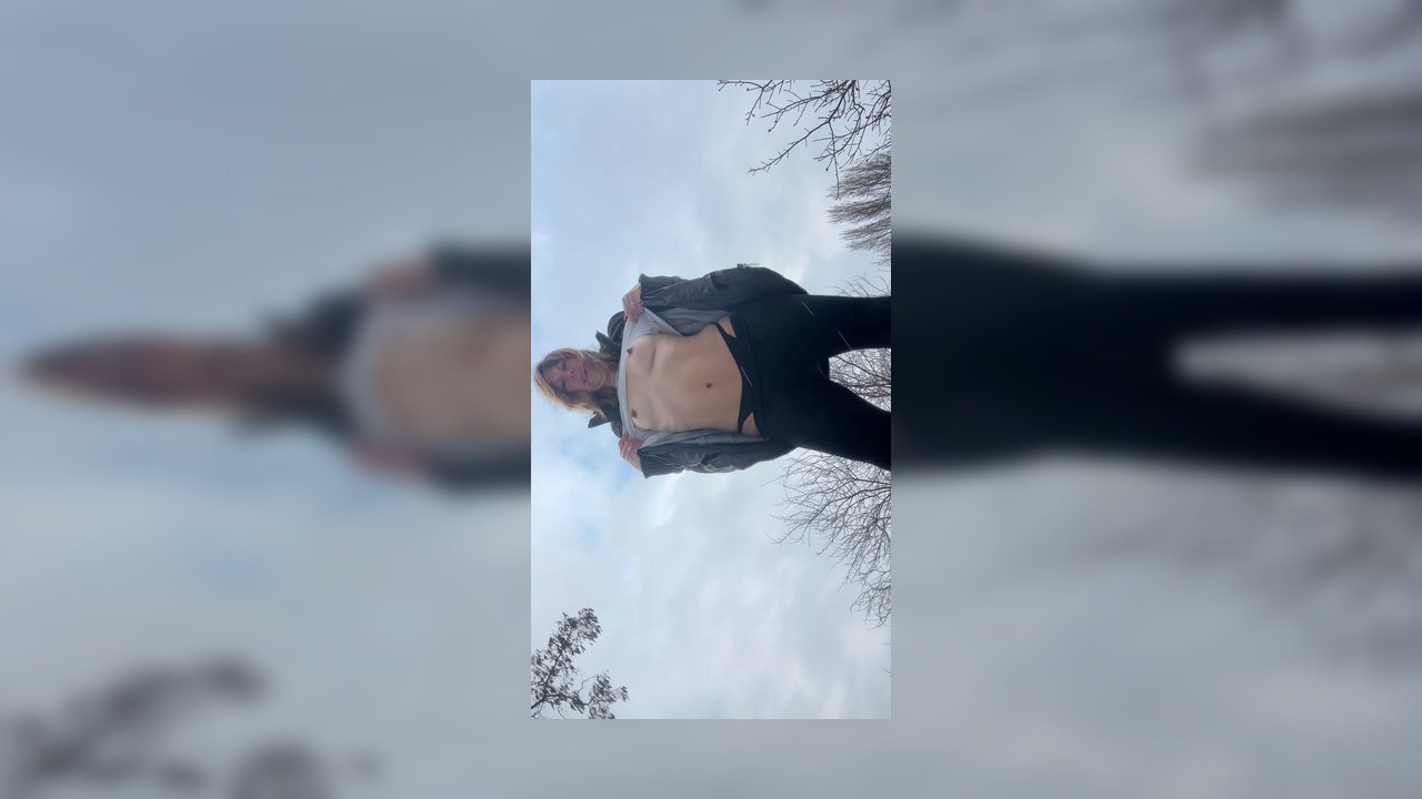 StudiVicky – Vickys Booty-Workout im Schnee