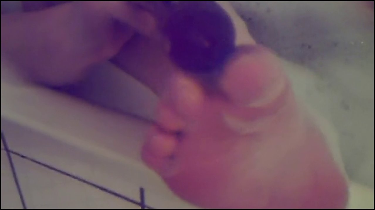 traumpaar1998 – Fuß und Dildo Spiele