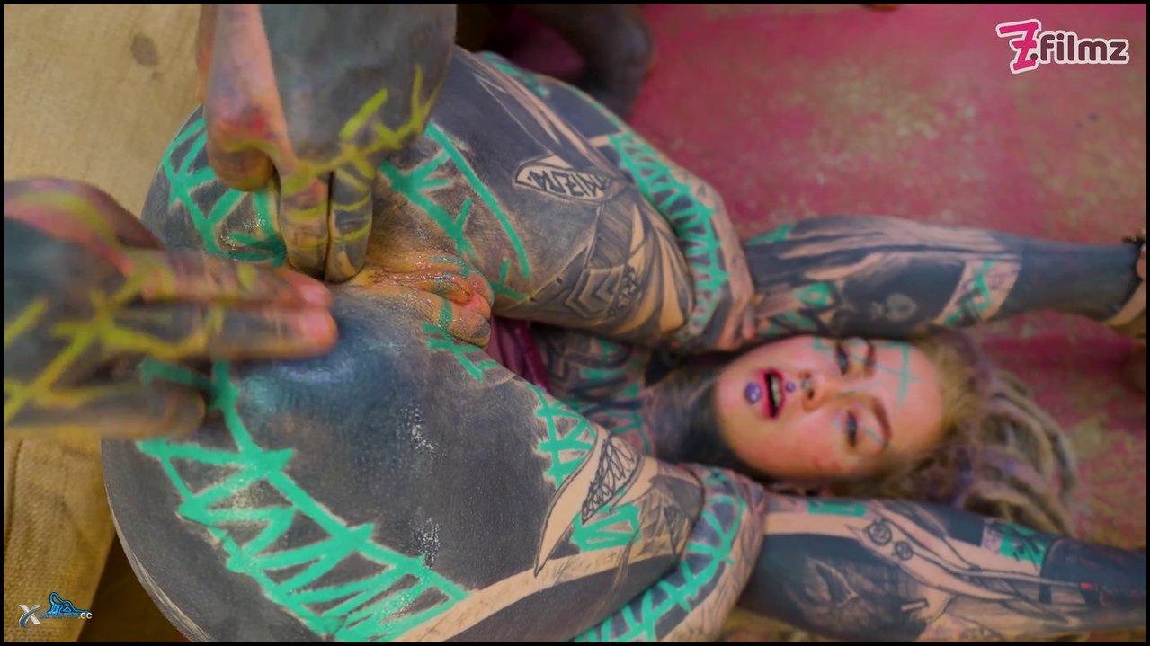 Z-Filmz – Sexy altes Dreadhead Mädchen reitet einen großen schwanz mit ihrem arsch