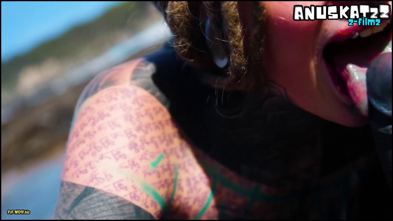 Anuskatzz – Outdoor POV Blowjob – Schlampig durch die Wellen – Lily Lu