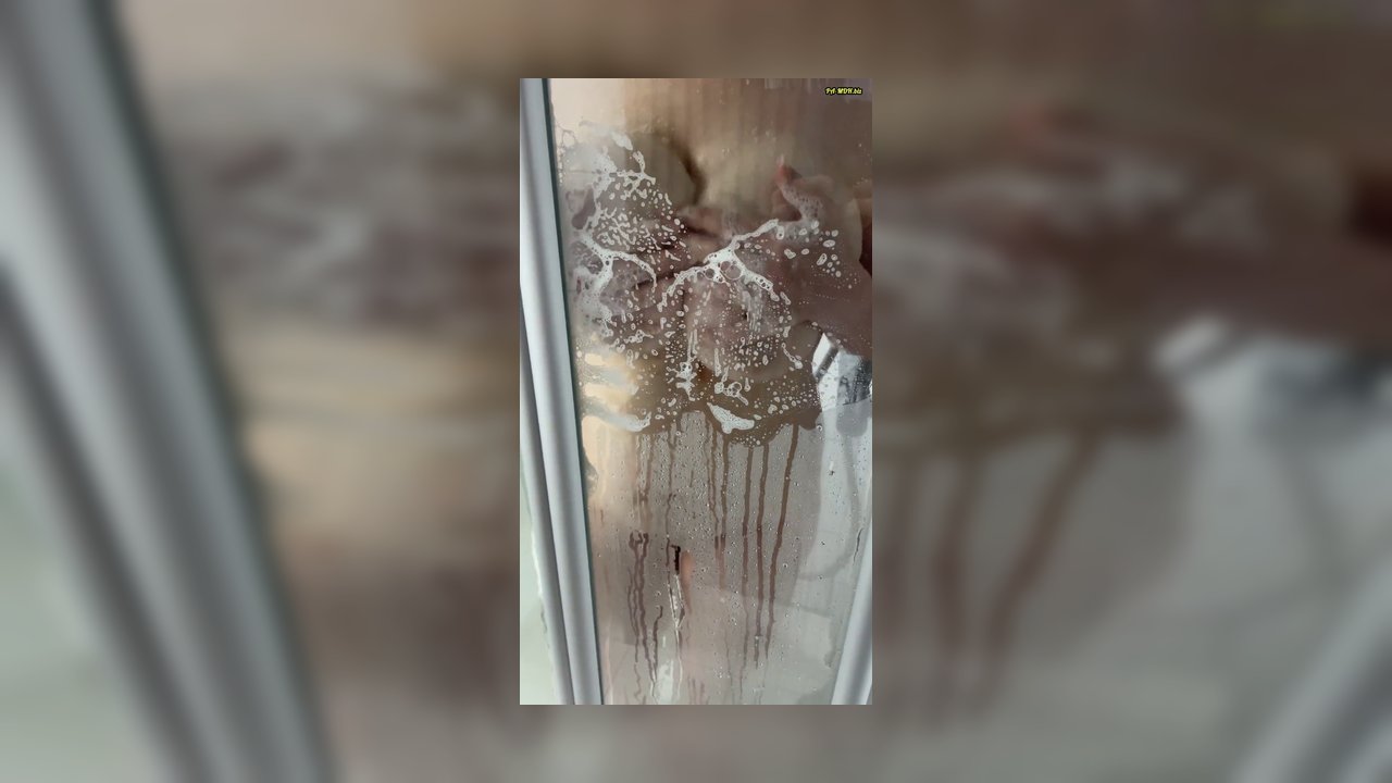 Whitylady – Ich unter der dusche mit meinen riesigen titten – 85e dicke titten